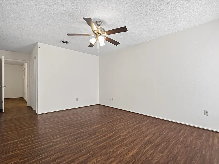 9435 Pagewood Ln — Photo 34