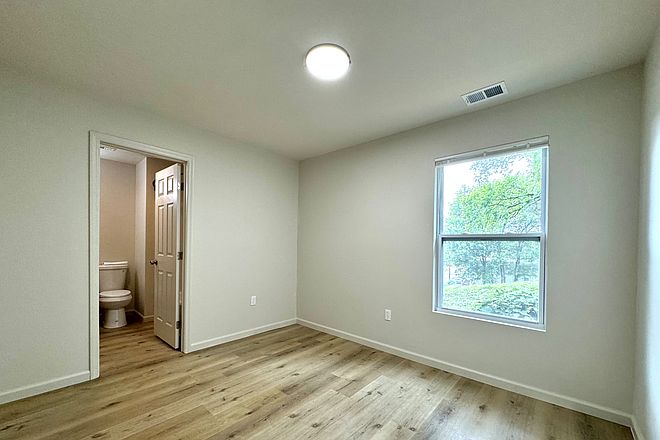 1st image of 2638 W Blount Ave