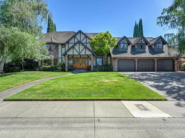 898 Lake Front Dr, Sacramento, CA 95831