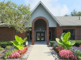 Deer Valley Apartments