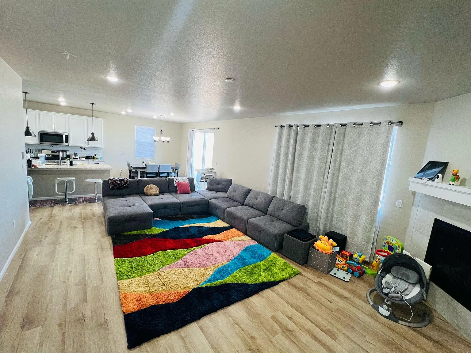 4 bed, 3977 sqft, $3,395 — Photo 3