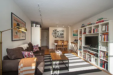 Rented by Barkoff Residential 