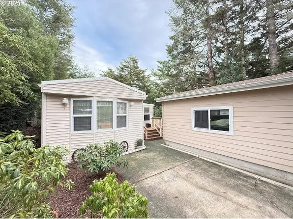 1600 Rhododendron Dr Space 92, Florence, OR 97439