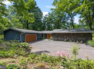 949 Highland Rd, Newtown, PA 18940