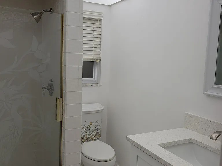 1730 Robinhood Ln — Photo 11