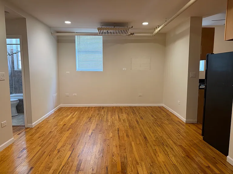 1812 W Chase Ave #G — Photo 10