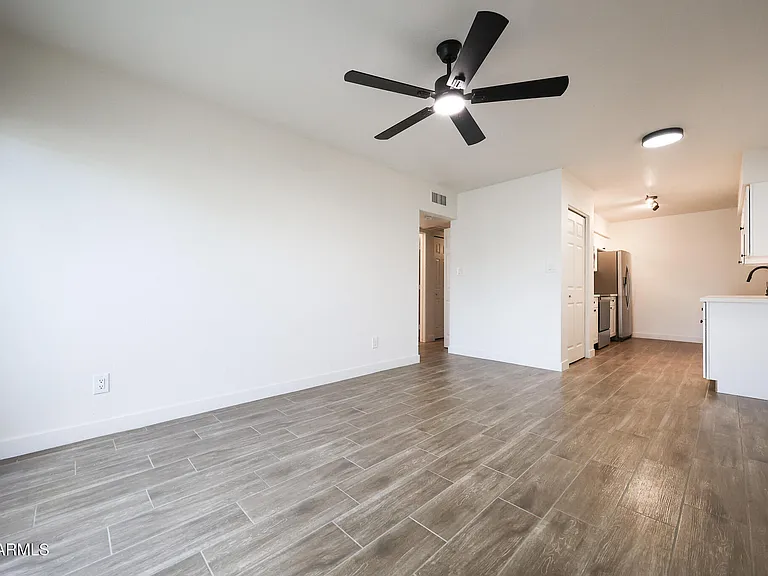 558 S Lesueur #3 — Photo 10