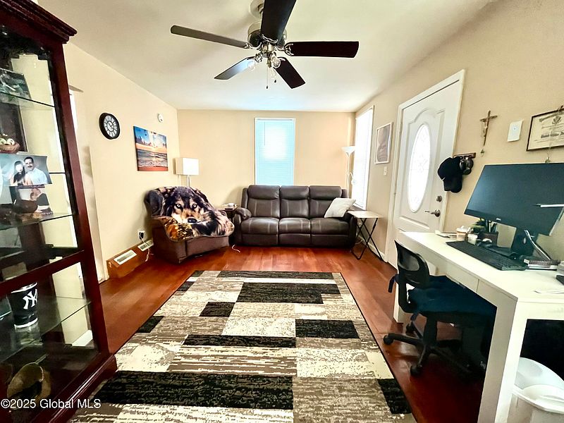 4th image of 1125 Cutler Street