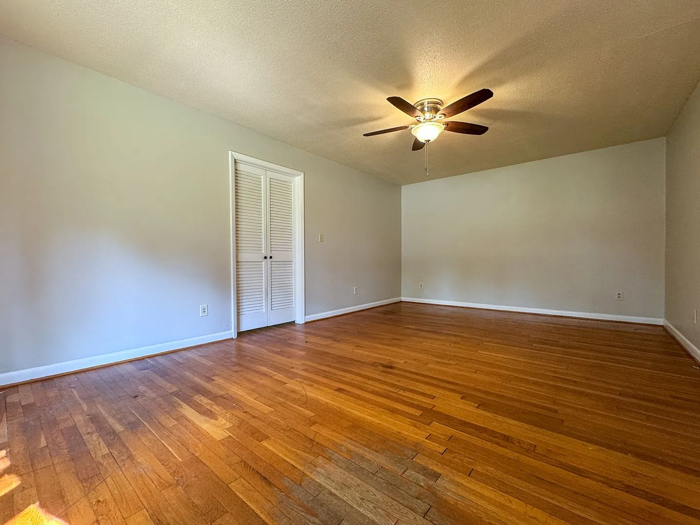 3 Bed 2 Bath Home Conveniently Located in Fayetteville — Photo 2