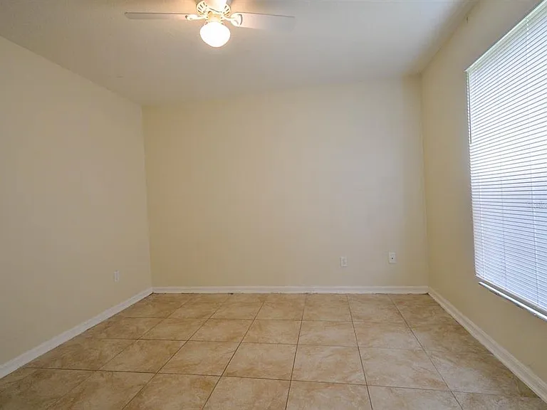 1607 Avondale Ridge Dr — Photo 17