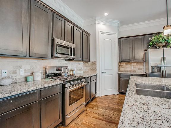 5th image of 5226 Kiam St Unit 1008
