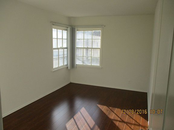 5th image of 136-138 S Bedford Dr #C