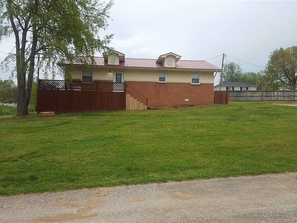 1st image of 14 Lakeview Dr