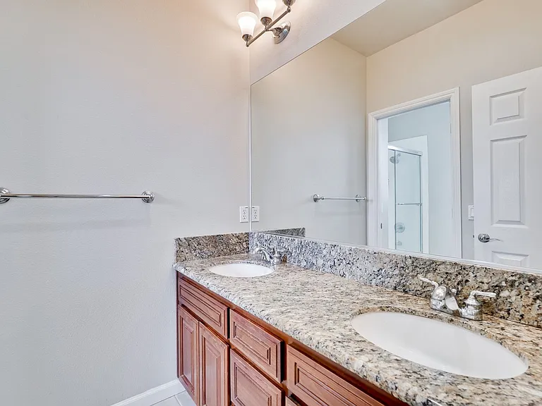 104 Alden Ct — Photo 33
