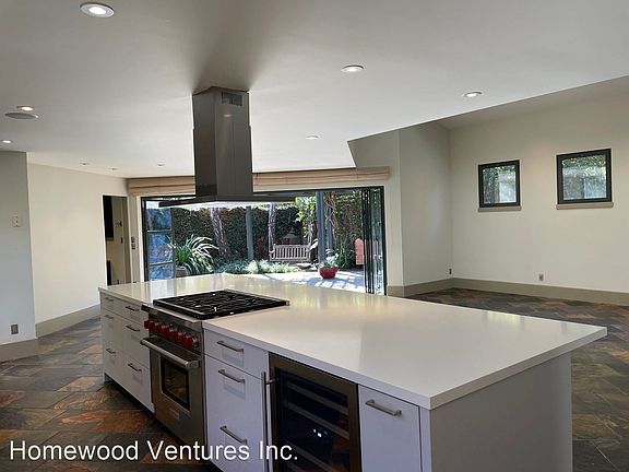 2nd image of 524 Everett Ct