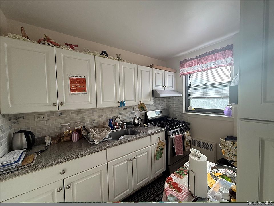 2nd image of 11250 Northern Boulevard #5A