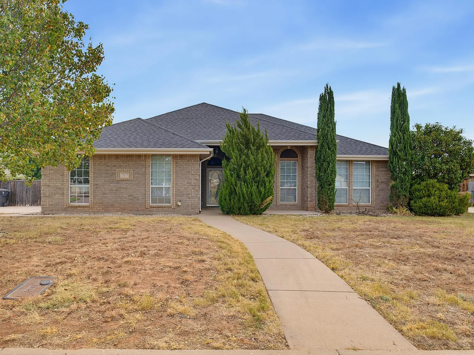 3 bed, 1823 sqft, $2,900 — Photo 1