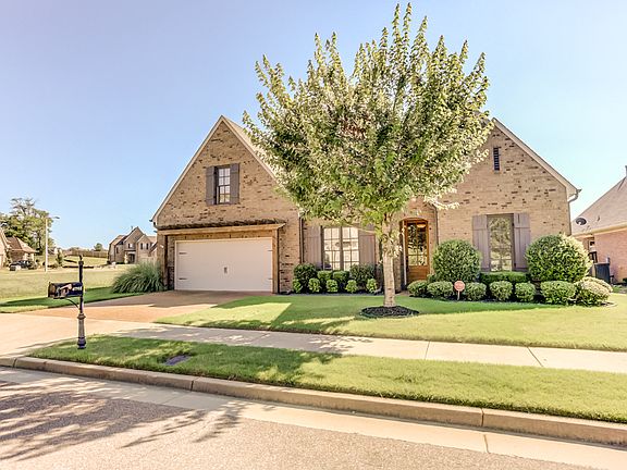 3rd image of 8765 Brunswick Forest Dr
