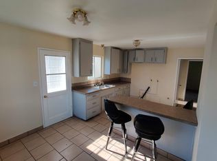 332 1/2 W 214th St, Carson, CA 90745