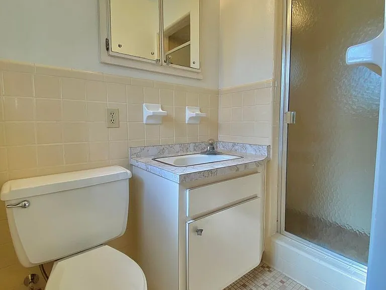 1211 Jaffa St — Photo 14