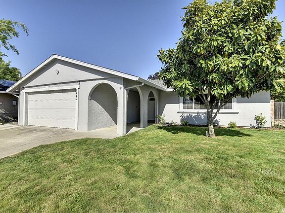 3rd image of 8447 Harbourwood Dr
