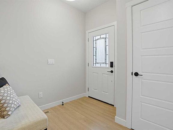 5th image of 934 W Homestead Dr NE