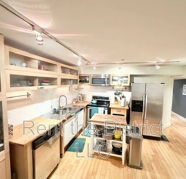 1350 Randolph St NW #1 — Photo 3