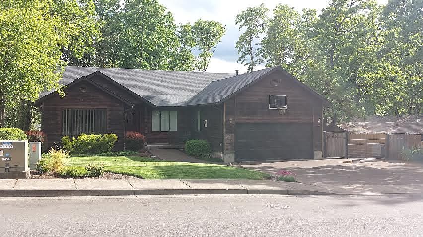 Brand New Roof, April 2016! 