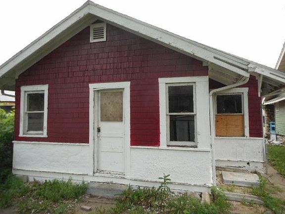 2nd image of 718 Monroe Ave