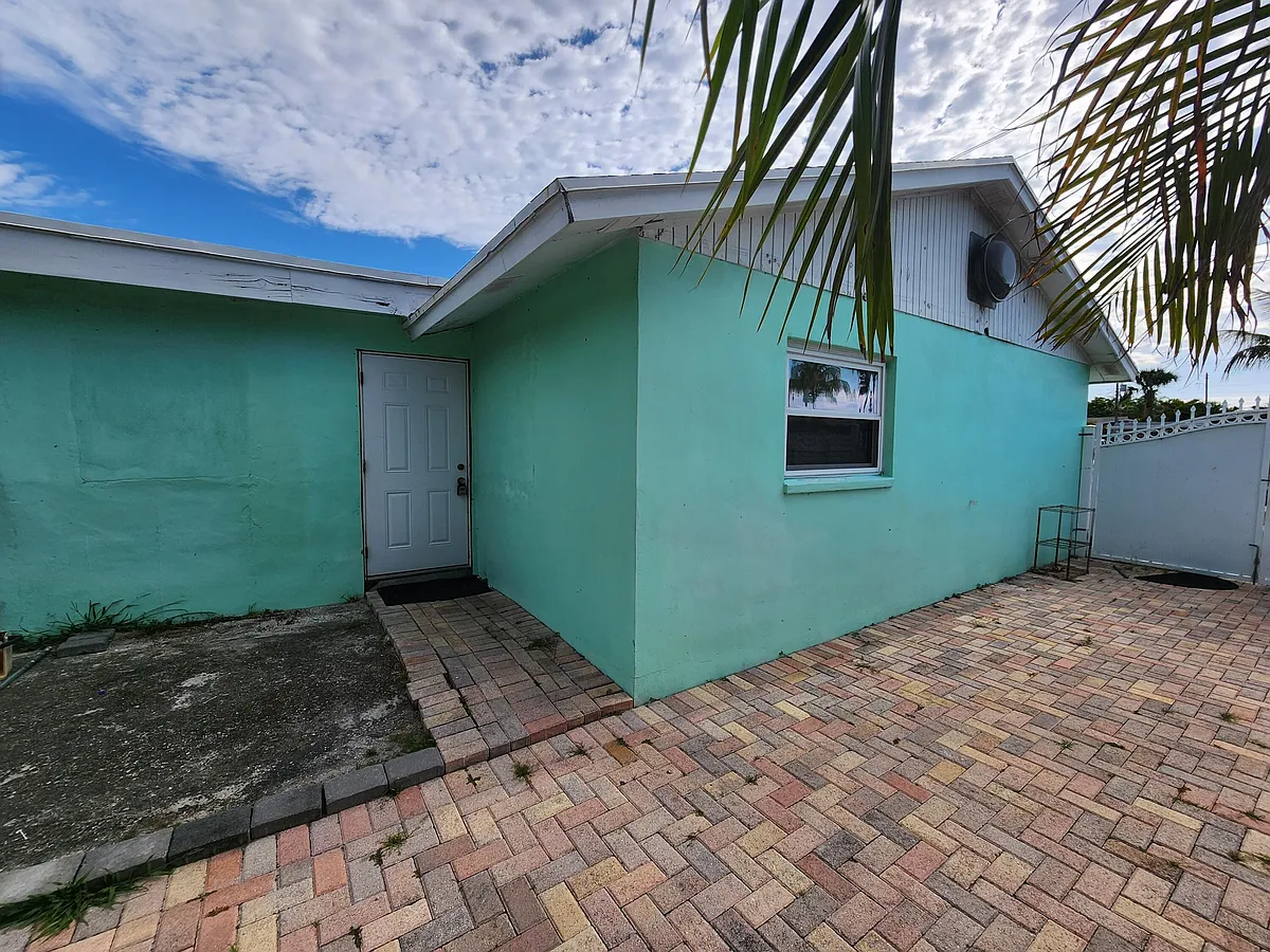 Building Photo - 605 S 12th St #EFFICIENCY IN BACK