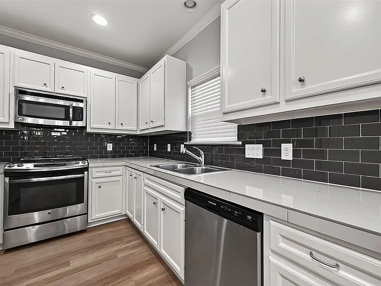 5951 S Loop E #38 — Photo 27