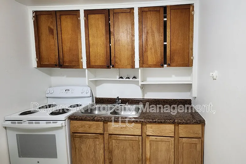 1 bed, 1.0 bath, $595 — Photo 3