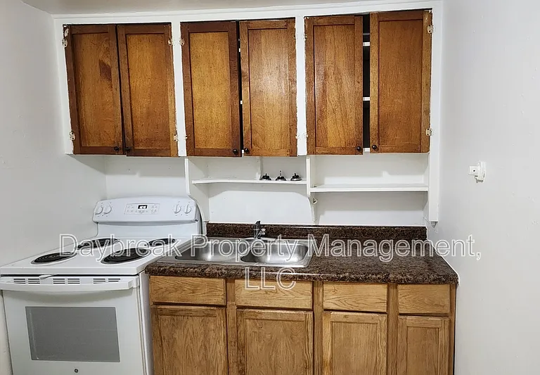 1318 1st Ave N #5 — Photo 3