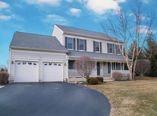 6 Ruffled Feathers Ct, Hawthorn Woods, IL 60047