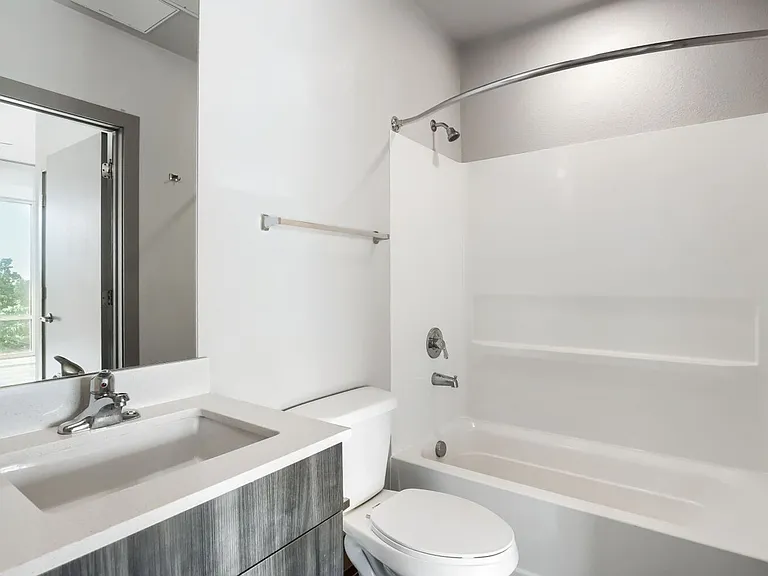 4923 King St — Photo 32