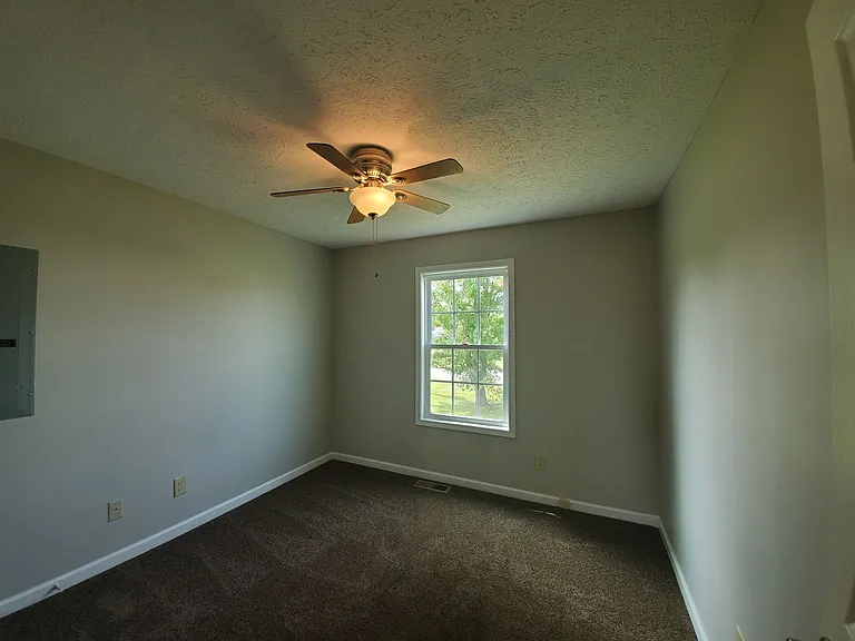 207 Jenna Ave — Photo 16