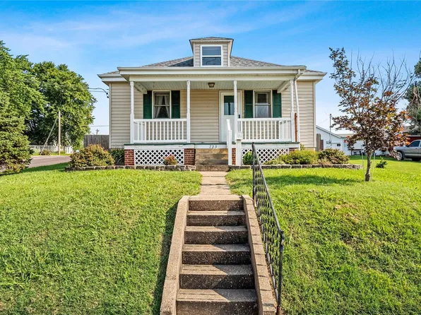 723 W 9th St, Washington, MO 63090