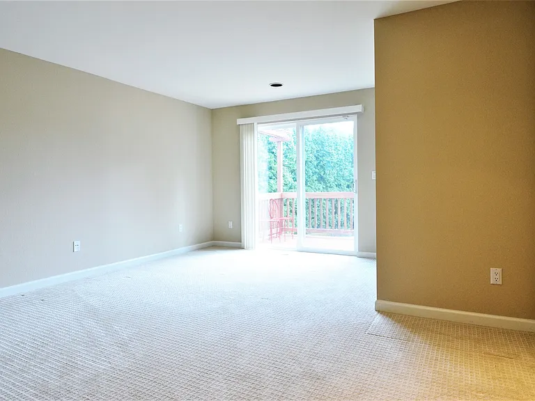 1814 Whitman Ct NE — Photo 10