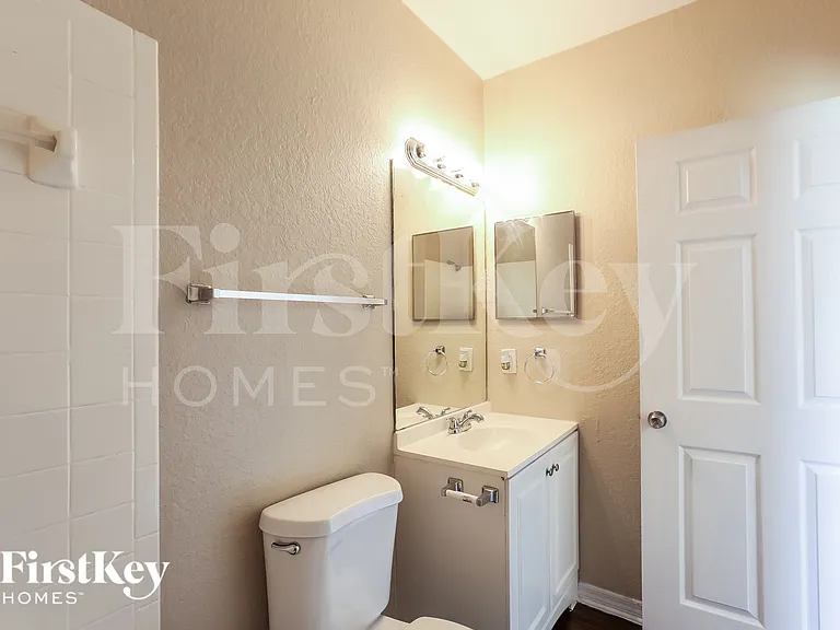 4220 S Cranberry Blvd — Photo 15