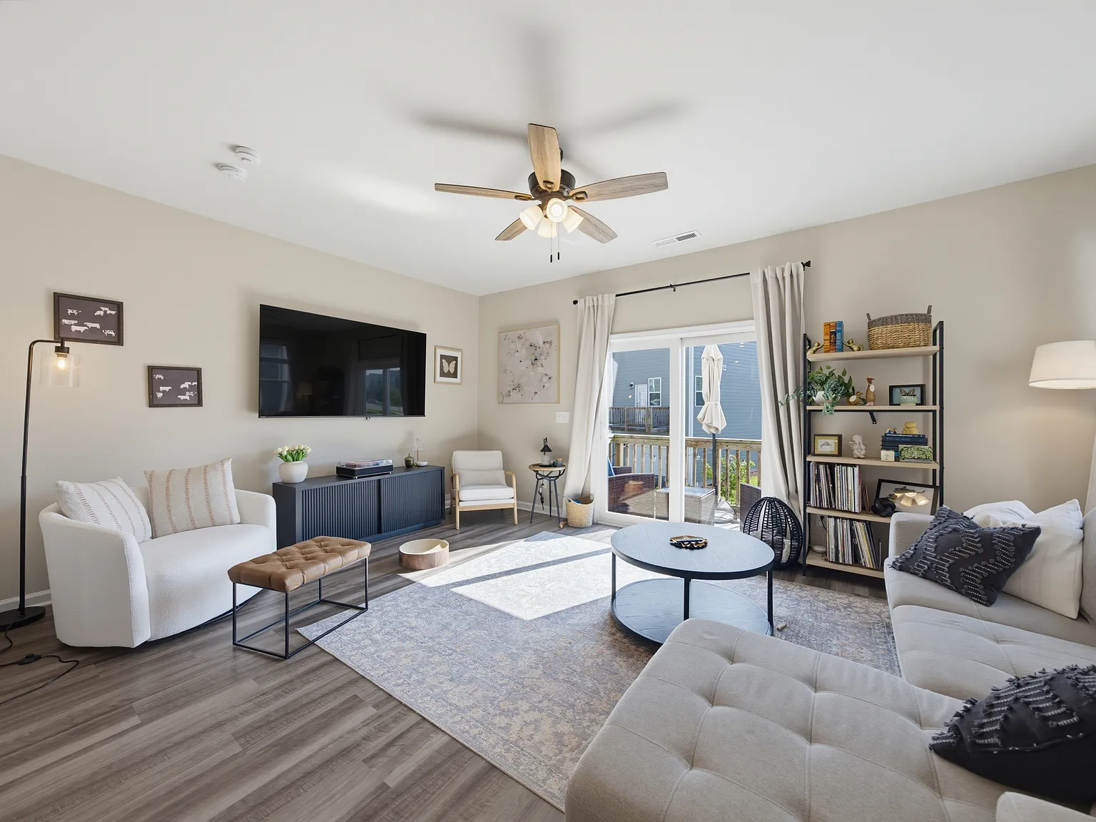 3 bed, 3.5 bath, 1895 sqft, $2,250 — Photo 3