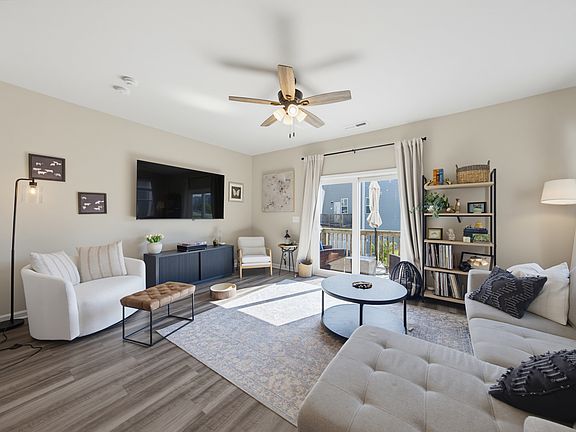 3rd image of 5933 Illuminate Ave