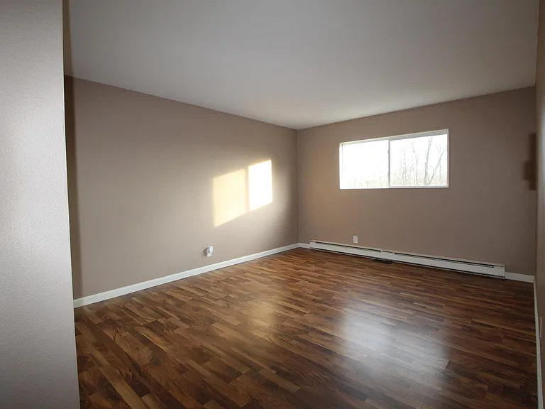 200 Maple Park Dr — Photo 8