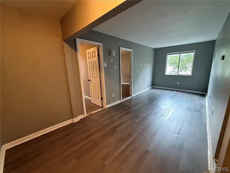 4822 W Seneca Tpke #5 — Photo 6