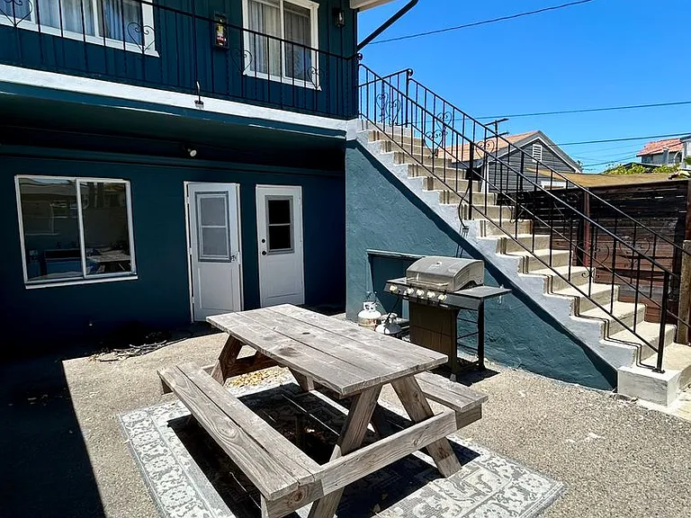 Swift Avenue — Photo 3