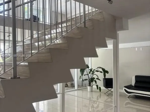601 NE 23rd St APT 707, Miami, FL 33137