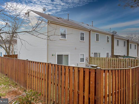 3rd image of 9633 Westport Ln
