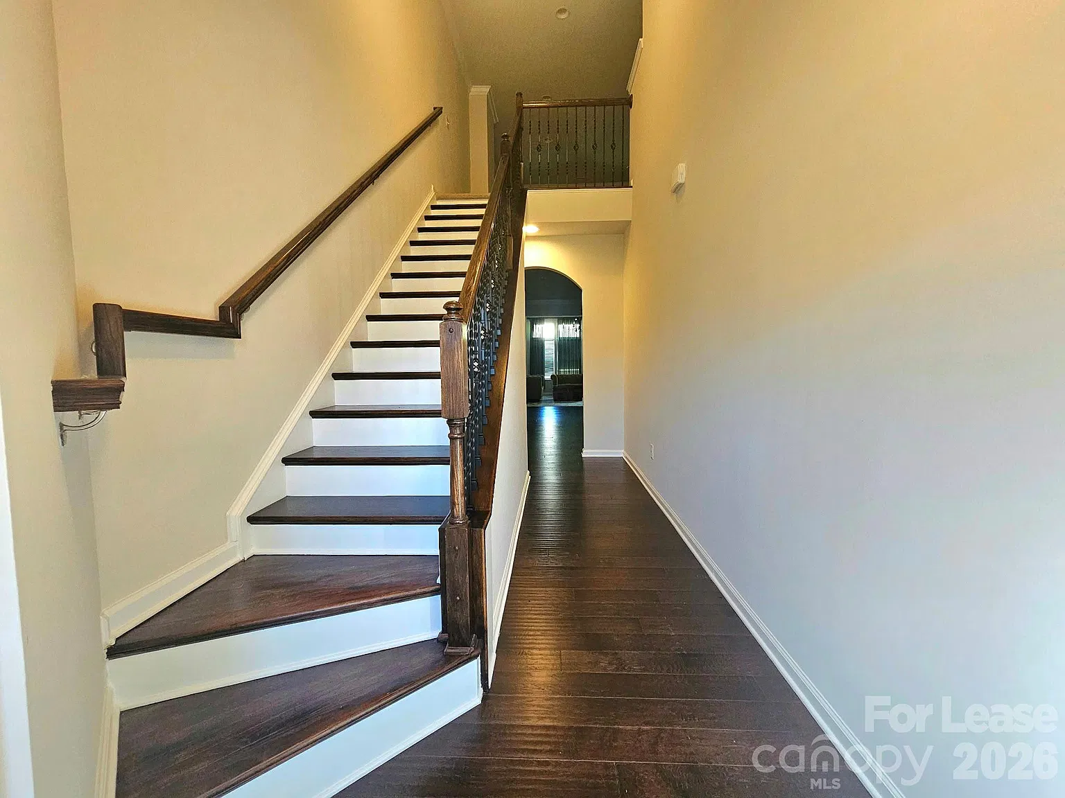 3 bed, 2.5 bath, 2133 sqft, $2,300 — Photo 3