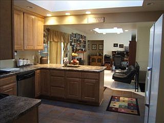 4th image of 15 Queensbridge Dr
