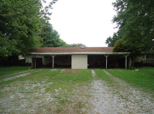 631 Hereford Ln #L, De Soto, IL 62924