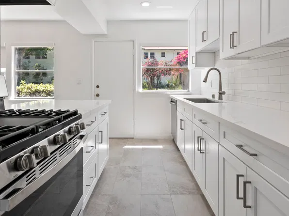 3635 Kalsman Dr, Los Angeles, CA